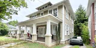 Adorable Studio Apartment Near UNCG ! Gallery 1
