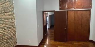 914 WHITELOCK Street Gallery 16