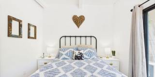 Fully Furnished 1 Bedroom Condo Gallery 12