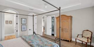 2425 Delmar Place Gallery 44