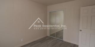 Charming Tahoe Park 2bd/1ba Duplex Gallery 9