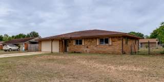 BEAUTIFUL 3-BEDROOM HOME IN LAKEWOOD SHADOW, NEW BRAUNFELS Gallery 1