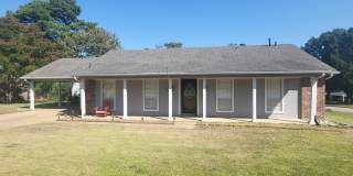 1824 Tissington Drive Gallery 1