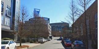 Cool and modern urban loft in Uptown Charlotte! Gallery 38