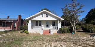 Spacious and charming 3-bedroom home located in Columbia’s established Eau Claire area! Gallery 1