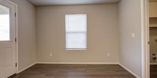 Beautiful 3-Bedroom Home with Easy Access to I-35 & I-240 Gallery 14