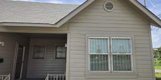 2236 N Interstate 35 Gallery 1