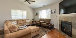 Beautifully Maintained Single Level Home with AC! Gallery 8
