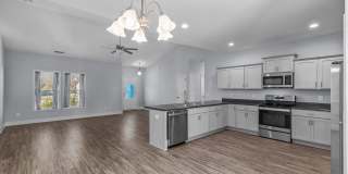 3 bedroom 2 bathroom with a bonus room Gallery 18