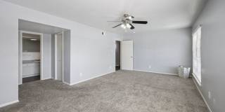 Premier Gardens Apt. Gallery 59