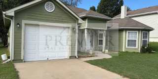 Spacious 2 bedroom/ 1.5 bath home with garage!  420 N Savage Ct Independence MO - Rent $1370 Gallery 1