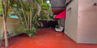 1890 Brickell Ave Gallery 21