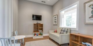 Hampton Place Gallery 13