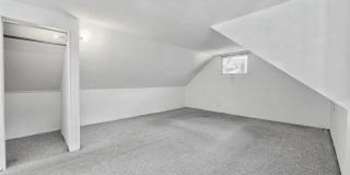2 Bed 1 Bath Upperr unit apartment in a Duplex Gallery 16