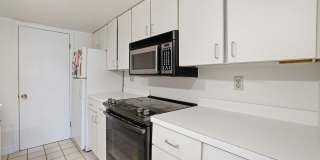 Charming Historic Capitol Hill Loft | 1 BR + Lofted Bedroom Gallery 6