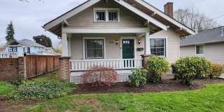 Beautiful 3 Bed 1 Bath Home in Downtown Puyallup Gallery 1