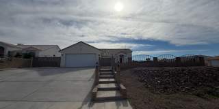 Spacious 3-Bed Home on Large Corner Lot with Boat-Deep Garage & Views Gallery 3