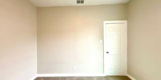 Move-In Ready 3BD/2BA – Laminate Floors, Fenced Yard & Prime Location! ACCEPTS SECTION 8 Gallery 15