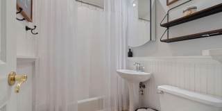 302 NW 16th Street Gallery 40