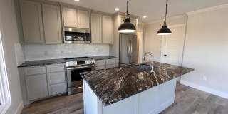 414 East Elm Street - 201 Gallery 1