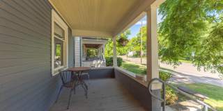 1123 W Huron Street Gallery 4