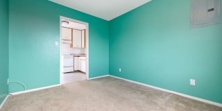 Beautiful Detached 1 Bedroom Home in Lakeside! Gallery 9