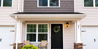 Arden Townhouse w/ One Car Garage Gallery 1