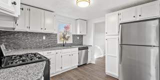 Gorgeous 2 bedroom house in West Mifflin available July 10! Gallery 14