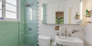 739 11th St Gallery 16