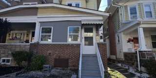 Beautiful, remodeled House with a nice open feel Gallery 1