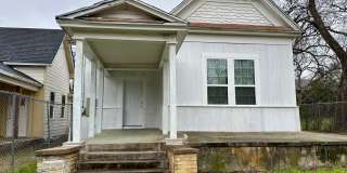 Large 3 Bedroom House w/ Fenced Yard! Gallery 4