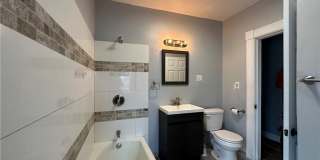 12 Woodland Street unit: 2Nd Flr Gallery 8