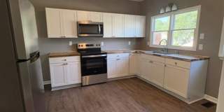 ✨ Bristol Living at Its Best – Newly Remodeled 2 Bedroom Home! Gallery 1