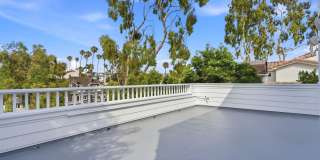 Premier Location in Corona Del Mar for 12-Month Lease Gallery 16
