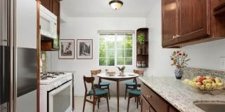 34102 Amber Lantern Gallery 1