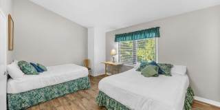 3345 E Lloyd St Gallery 22