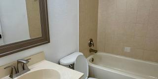 Cozy 3/2.5 Townhome in Convenient Location Gallery 13