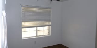 4 BED, HUGE BACKYARD, 3 CAR GARAGE! Gallery 1