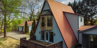 94 Daisy Lane Gallery 1
