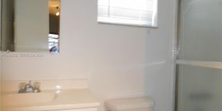 2810 NE 201st Ter Gallery 8