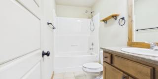 Beautiful 3-Bedroom Condo Near Four Corners Gallery 4