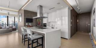 5875 Collins Avenue Gallery 43