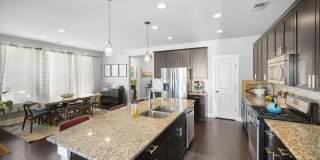 Room in 4 Bedroom Home at Double Oaks Rd Gallery 14