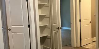 Beautiful 3 bedroom 2 1/2 bath home Gallery 7