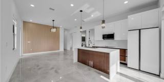 711 Roma Avenue S Gallery 8