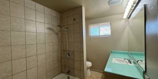 Spacious home near Bakersfield College  Bluffs! Gallery 10