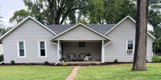 Charming & Cozy 1BR/1BA Duplex Gallery 1