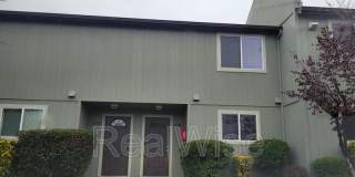 1876 NE Fairview Ave Gallery 1