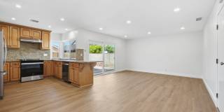 Beautifully Updated Huntington Beach 3 Bedroom / 2 Bathroom Home Gallery 7