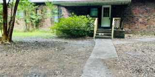AVAILABLE AUGUST 2026! (Pet Friendly) Gallery 1